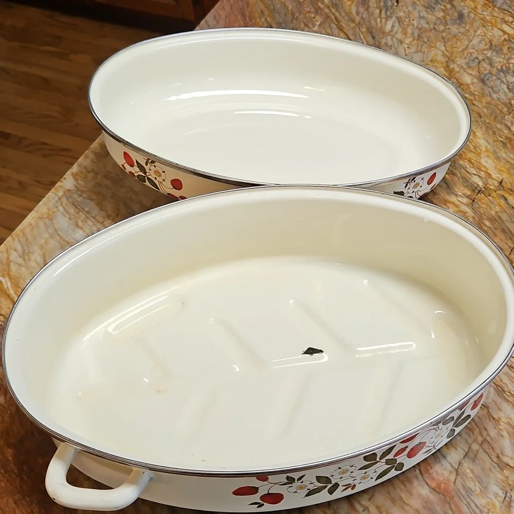 Vintage SHEFFIELD Strawberries N Cream Enamelware Roasting Pan w/ Lid